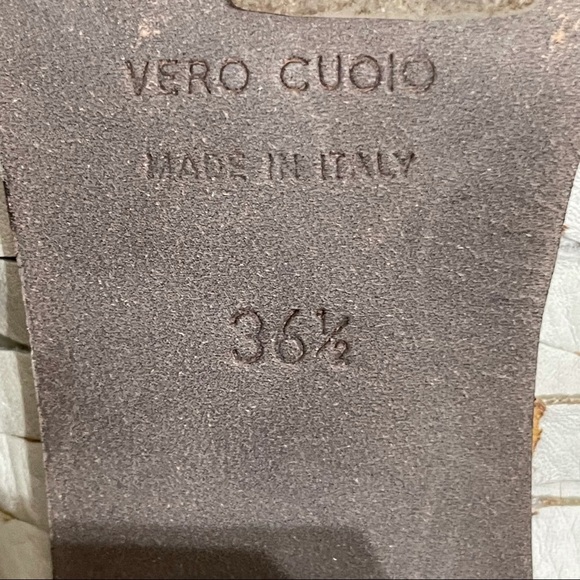 LD Tuttle Strappy Leather Sandals Size 6.5 Off White Peep Toe Stacked He… - Picture 9 of 9